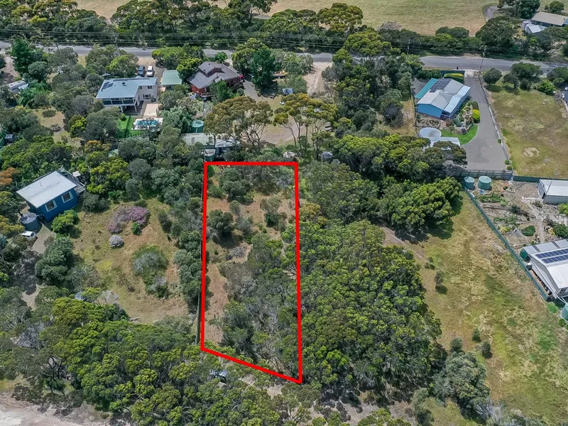 A Secluded Parcel on the Edge of Town!