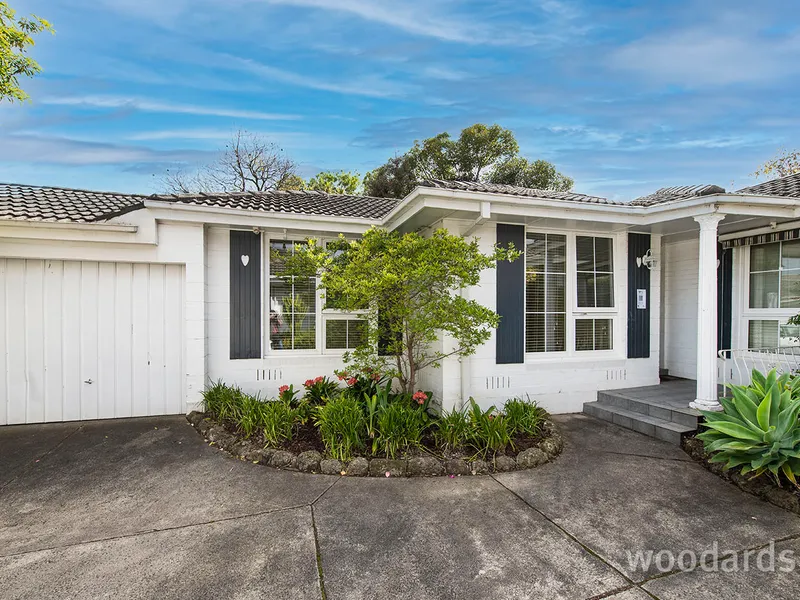 Classic Villa in boutique block