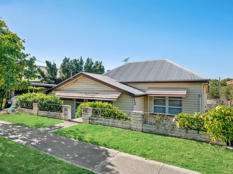 East Brisbane Charmer!