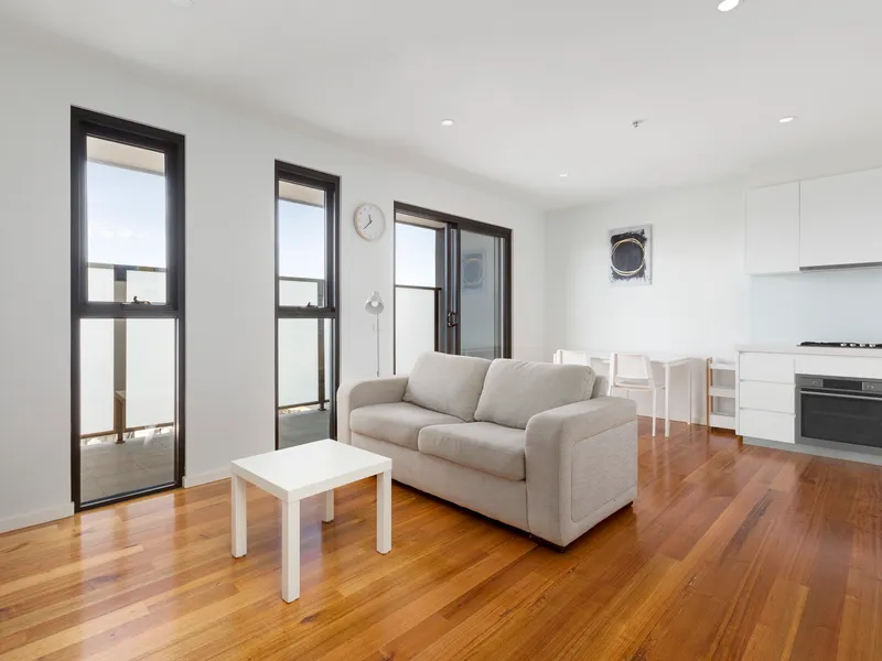 Pristine Contemporary Apartment Moments from Everything