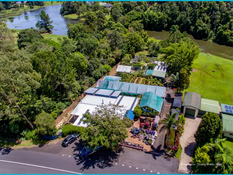 Fantastic Waterfront Business & Lifestyle!