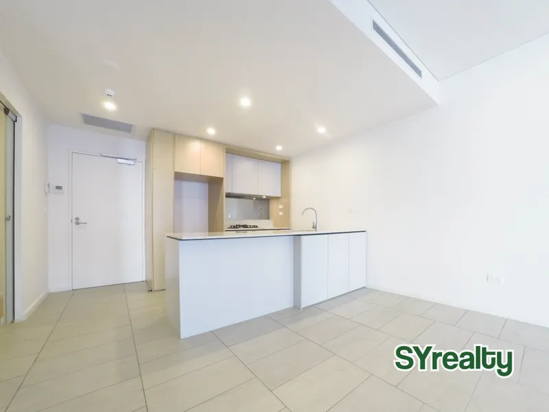 Spacious One Bedroom Plus Large Study Modern Apartment