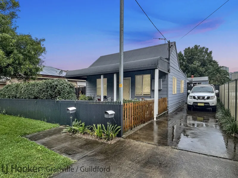 Council Approved Granny Flat - Walk to Station