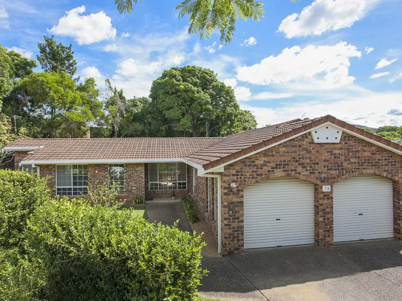 Luxury Living in a Secure Riverside Estate!