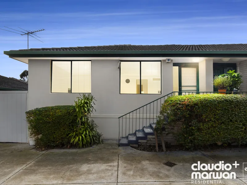 LOW MAINTENANCE CHARM! **PRIVATE SALE**