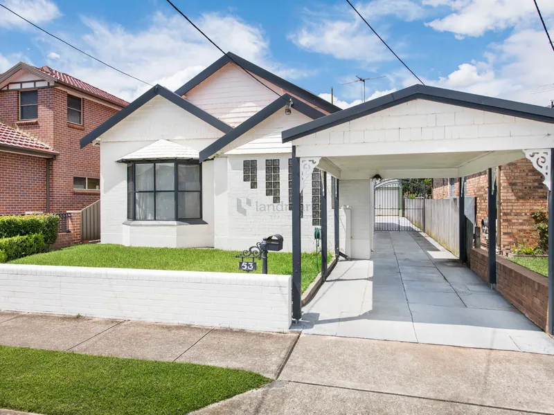 Comfortable Family in Prime Five Dock Locale