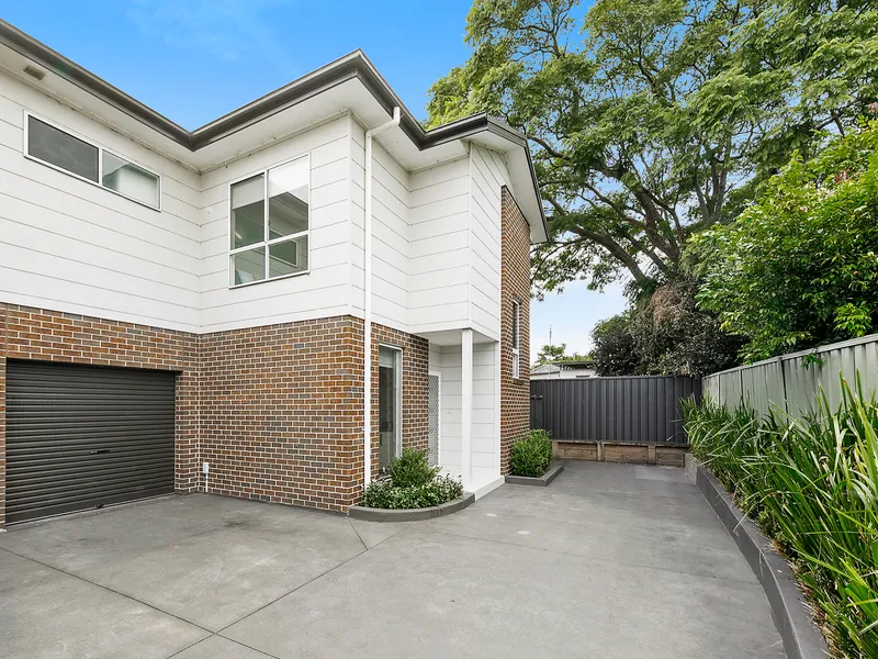 Stylish townhouse in convenient setting
