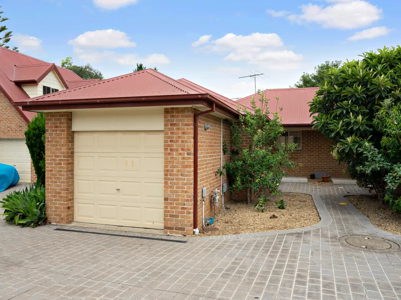 SPACIOUS & MODERN 2 BEDROOM HOME – GREAT LOCATION
