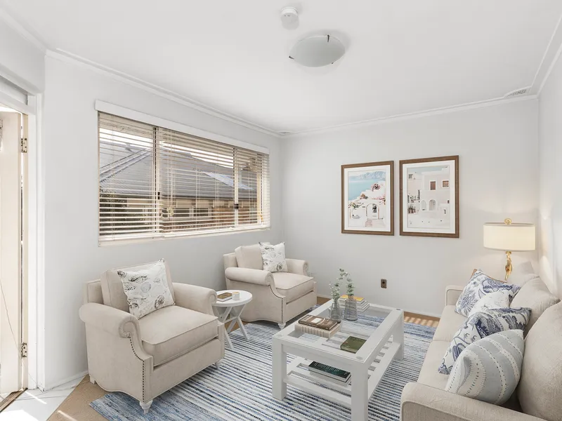 Light and Bright Beachside Apartment