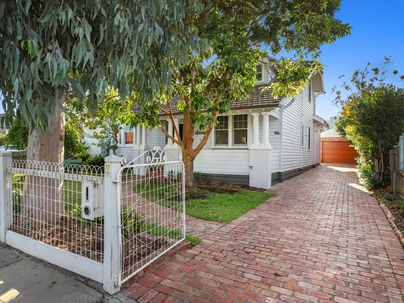 INSTANT FAMILY APPEAL IN IDEAL LOCALE!