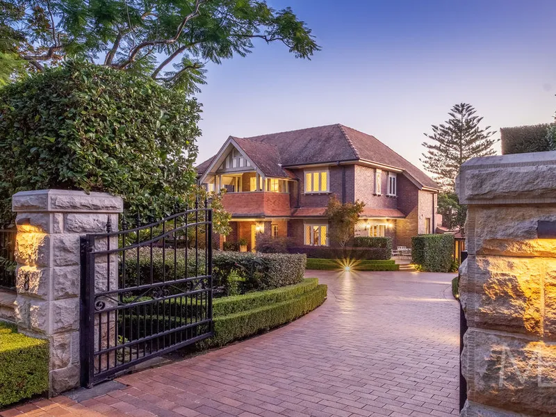 ARTS AND CRAFTS MASTERPIECE PREMIER EAST SIDE