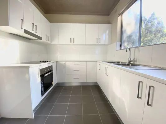 SPACIOUS UNIT IN QUIET CUL-DE-SAC LOCATION