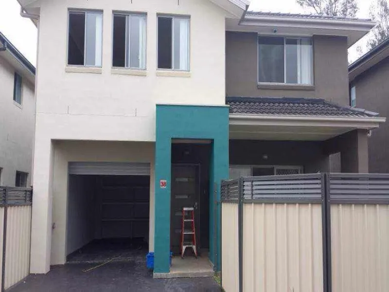 4 Bedroom Free Standing Townhouse for lease in Plumpton!