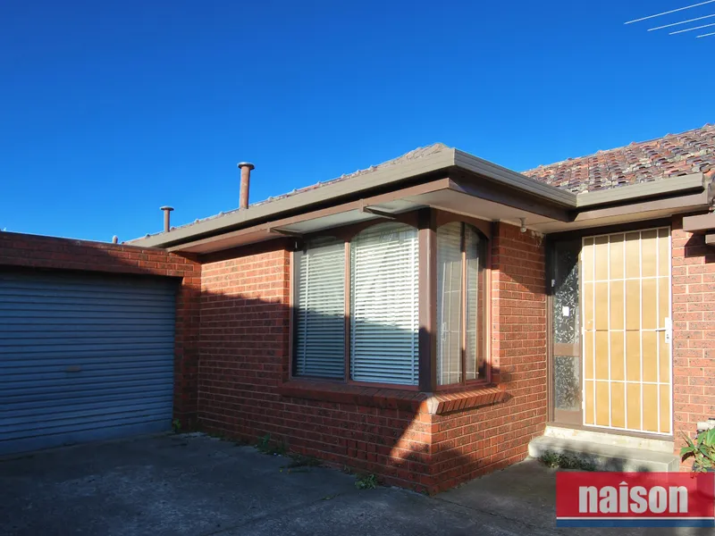 Tidy Unit with Lock-Up Garage