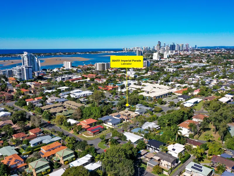 Walk to Broadwater -beach 200 meter away, school up the road