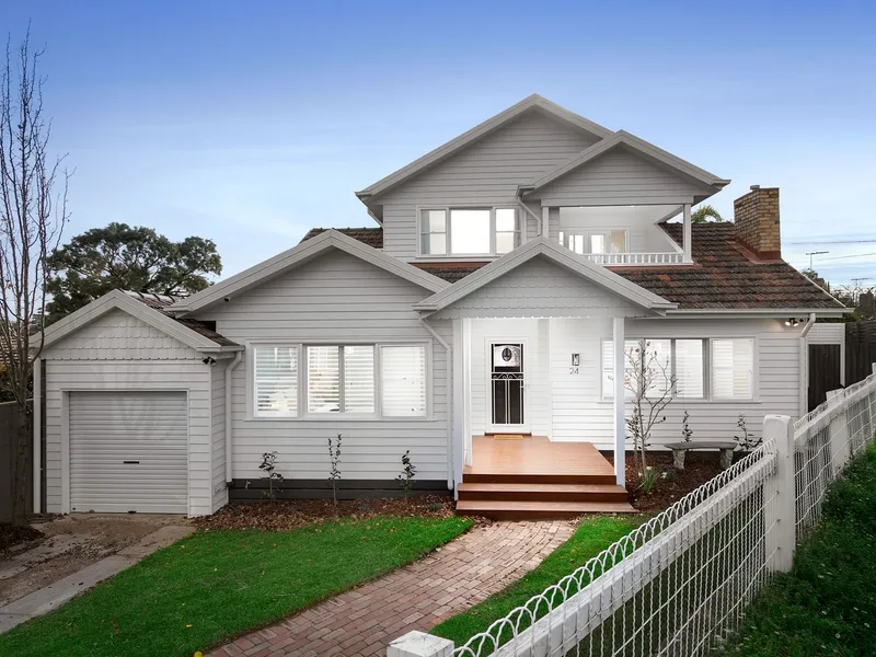 Perfect poolside entertainer with park views