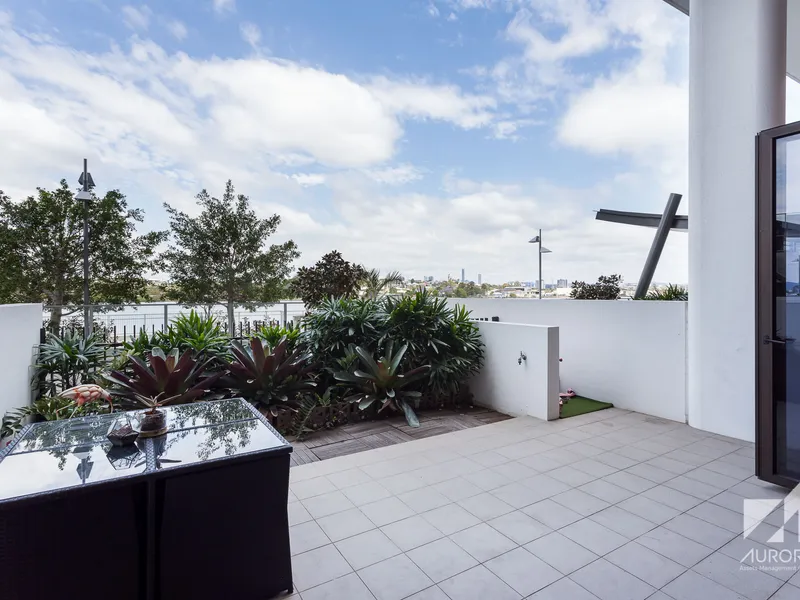 Ground Floor 2 Story, 3 bedroom with Courtyard