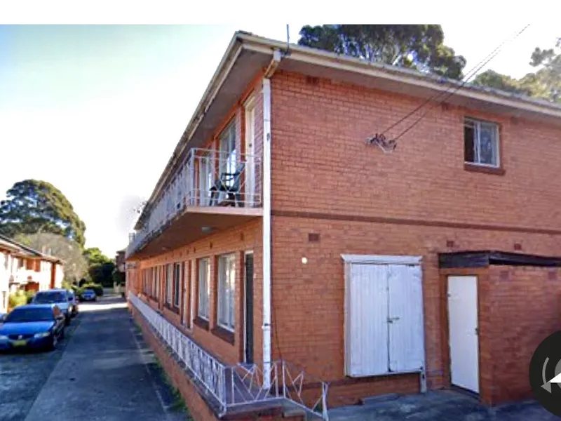 Well-presented 2 Bed rooms Townhouse for rent $ 340 pw in Dulwich Hill. Don't miss out.