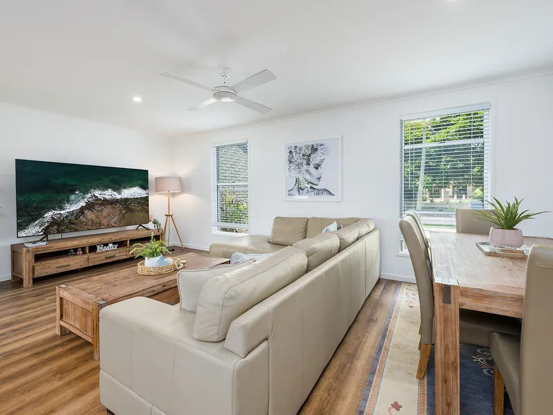 Modern Open Plan Living in the Heart of Minyama