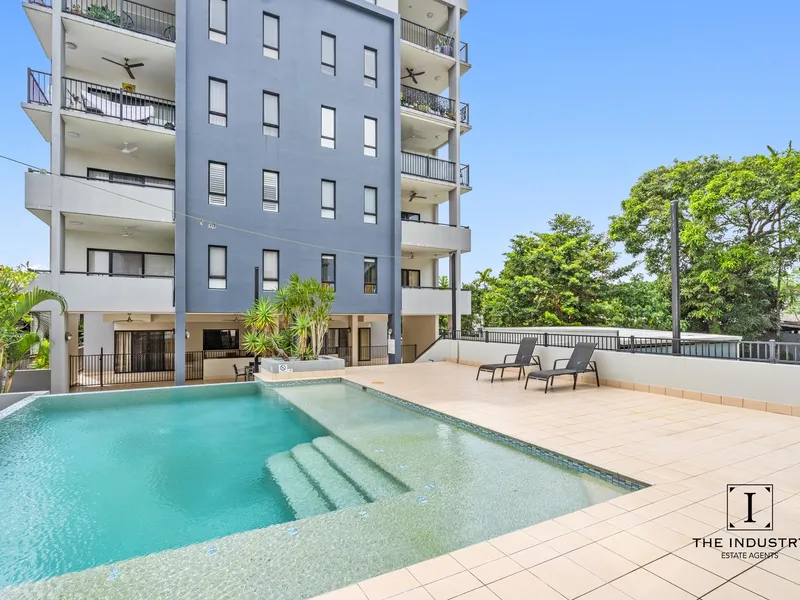 Urban Living at Its Best – Stylish 2-Bedroom Apartment in the Heart of Cairns City.