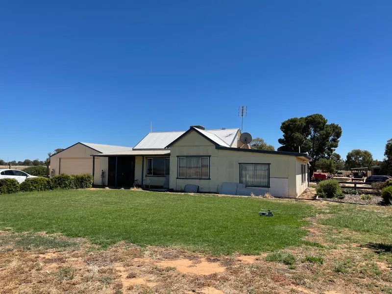 160 Acres of Farming/Lifestyle Property with Water