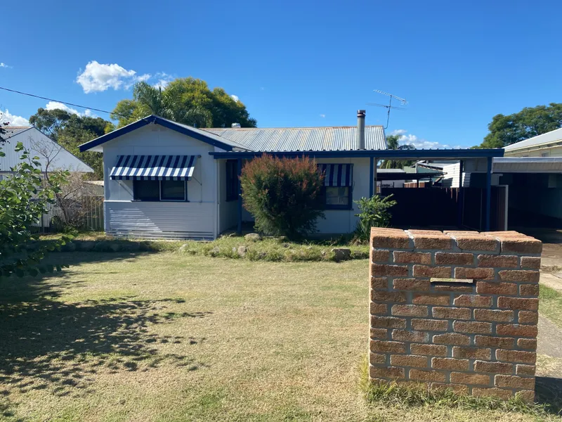 SOUTH TAMWORTH- 3 Bedroom Home with a Pool