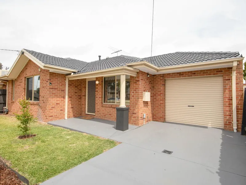 Bright north facing property with a large courtyard