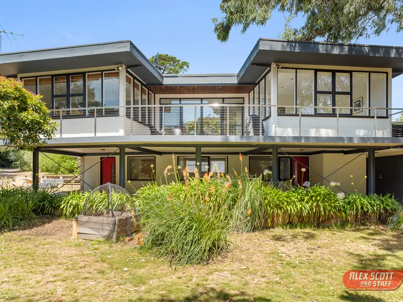 IT DOES NOT GET MUCH BETTER THAN THIS – RURAL ASPECT – WALK TO THE BEACH