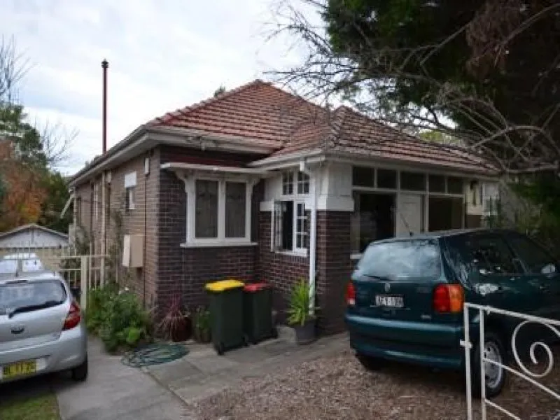 3 Bedroom House with Large Back Yard. 