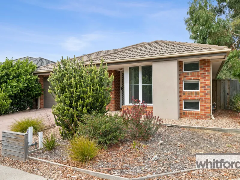 Spacious and beautifully presented family home in established Wild Oaks Estate