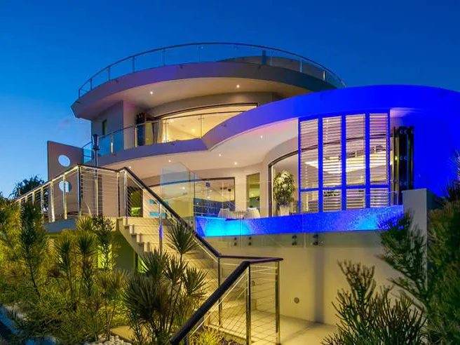 4 LEVEL - 109* SQUARE RESIDENCE - BROADWATER VIEWS