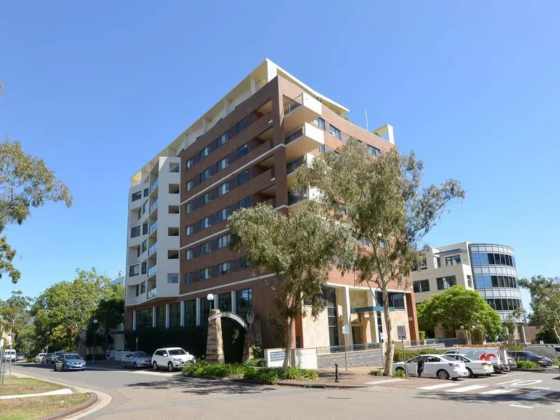 Ultra Convenient Two Bedroom Unit 