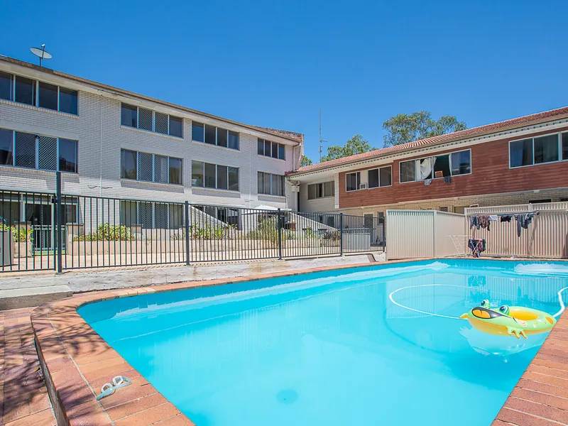 'NELSON PLACE' - UNFURNISHED 2 BEDROOM 2 BATHROOM WITH COURTYARD