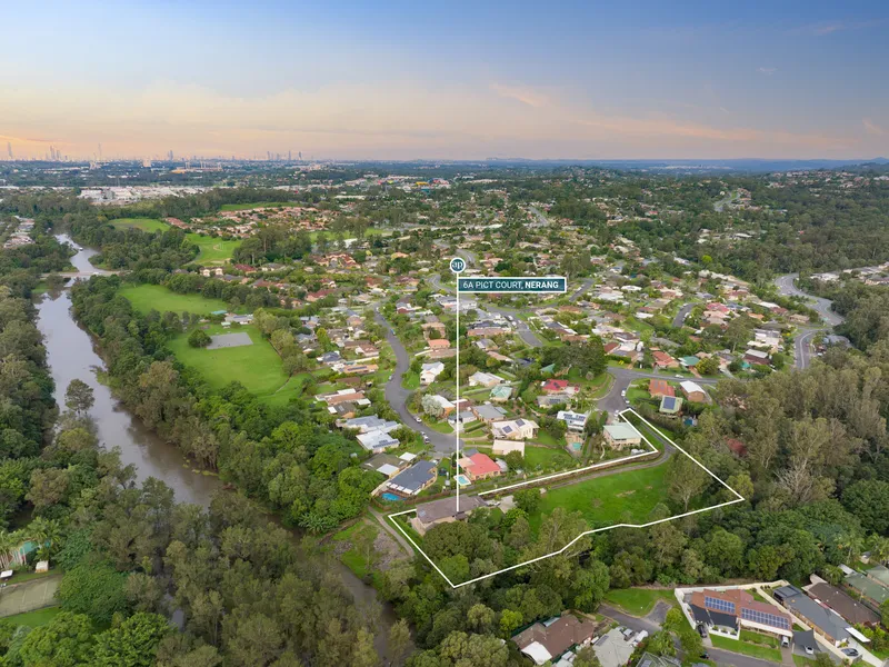 PRIVATE GRAND FAMILY HOME, UNIQUELY POSITIONED ON JUST OVER 1.2 ACRES (5,167m2)*