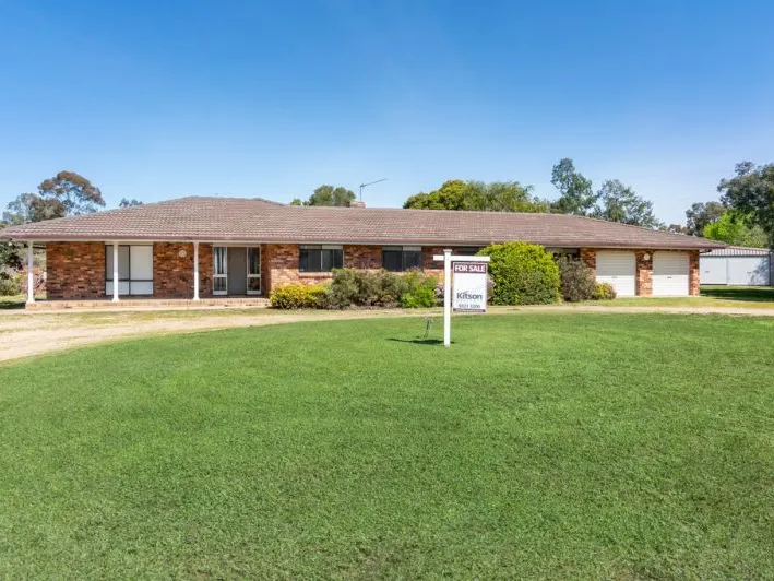 Outstanding Family Entertainer in Tranquil Locale