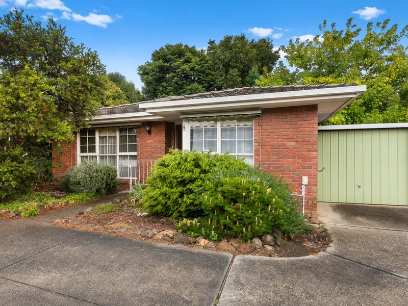 Easy Living in a Lifestyle Location