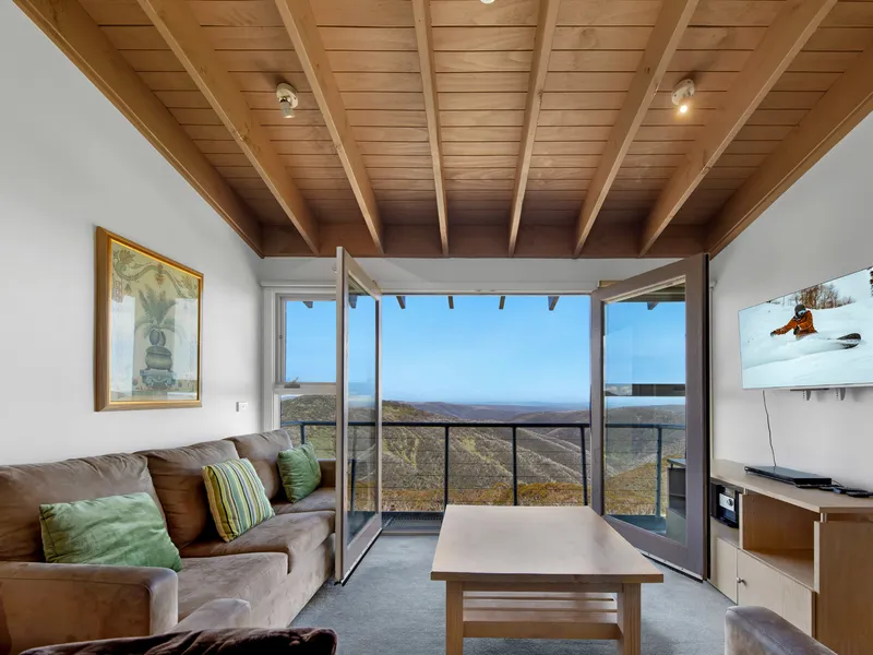 Spacious and light filled duplex apartment in the picturesque heart of Mount Hotham