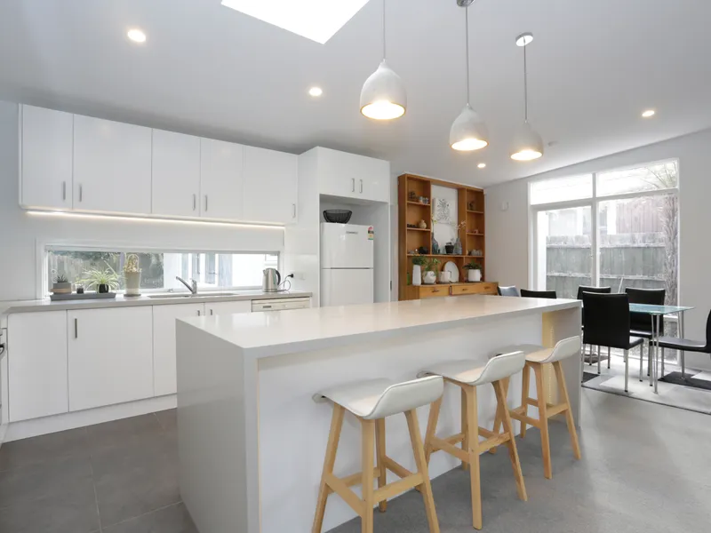 Family Home In The Blackburn Lake Area!