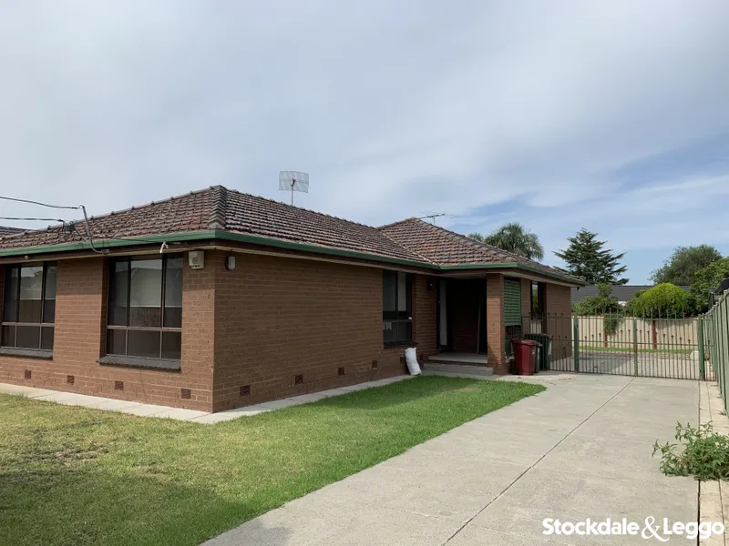 Freshly Painted 3 Bedroom home 