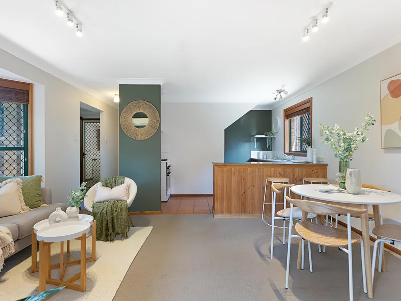 BOUTIQUE TOWNHOUSE 4KM TO THE CITY