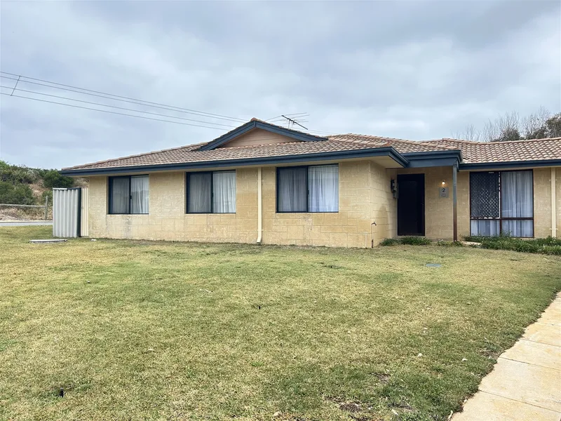 1 Minute From The Beach!