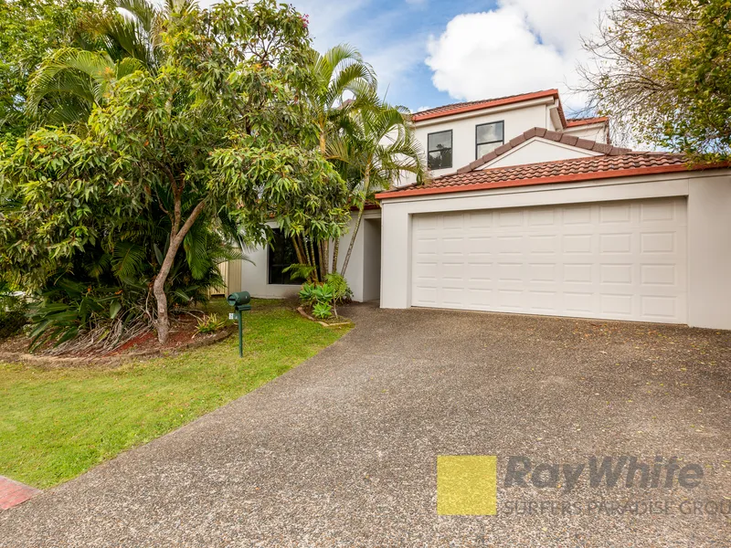 IMMACULATELY PRESENTED SPACIOUS FAMILY HOME