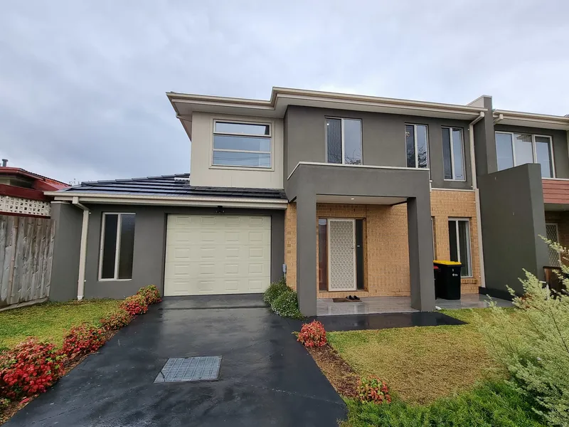 LARGE AND CONVENIENT LIFE STYLE