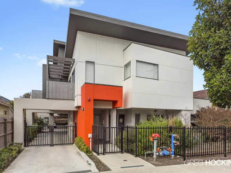 Enticing entry to the inner west buoyant market!
