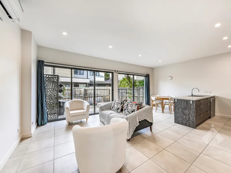 Partly furnished Three-Bedroom Townhouse with Great Location