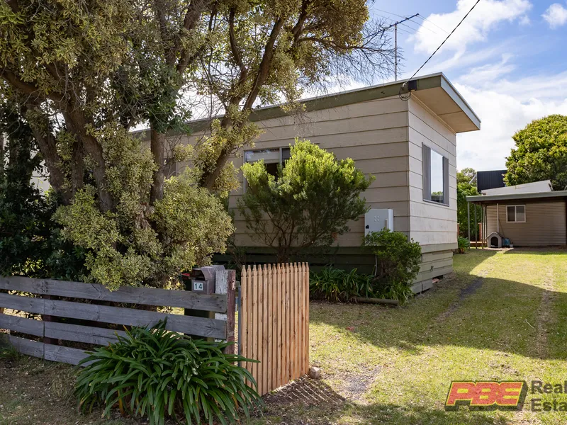BEACH HOUSE WITH GREAT LIVING SPACE