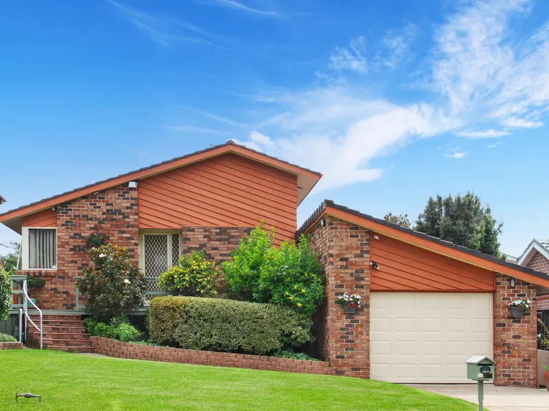 Family Home with Pool in Top Wakeley Location