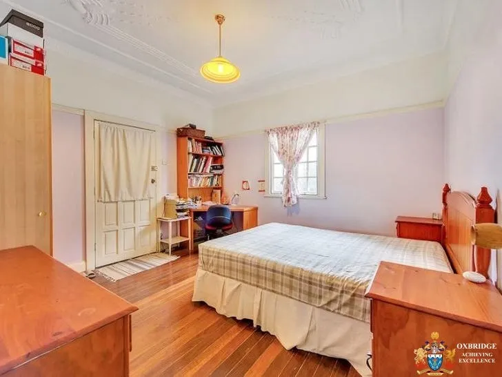 RARE OFFERING. WHAT A LOCATION ! MOVE IN, INVEST OR BOTH - 10 BEDROOMS - $1,700/Week