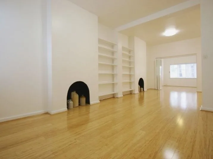 Oversized one bedroom apartment in tree lined street