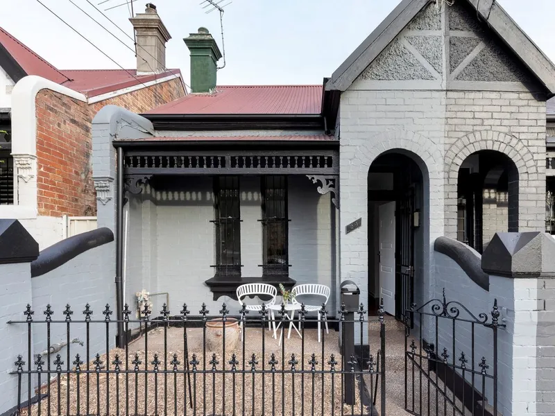Modern 2/3 Bedroom Home